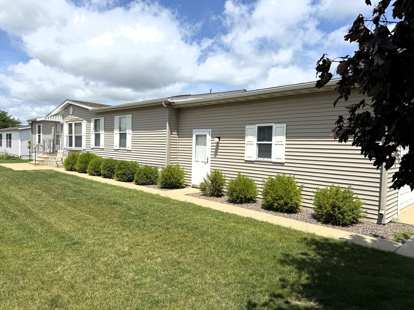2091 Iris Avenue  Belvidere IL 61008 photo