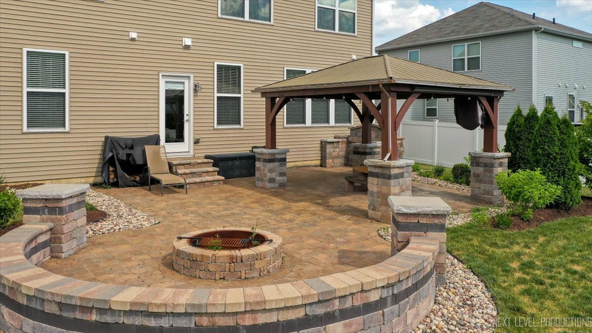 Property Photo: 2267 Lundquist Drive IL 60503
