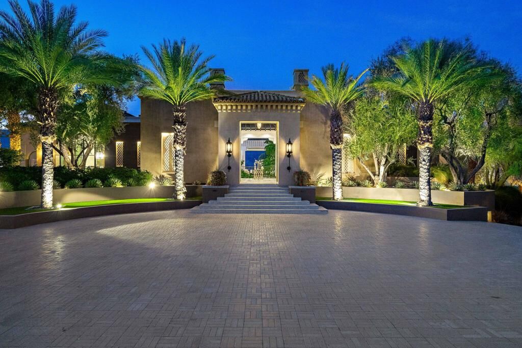 Property Photo:  613 Indian  CA 92260 