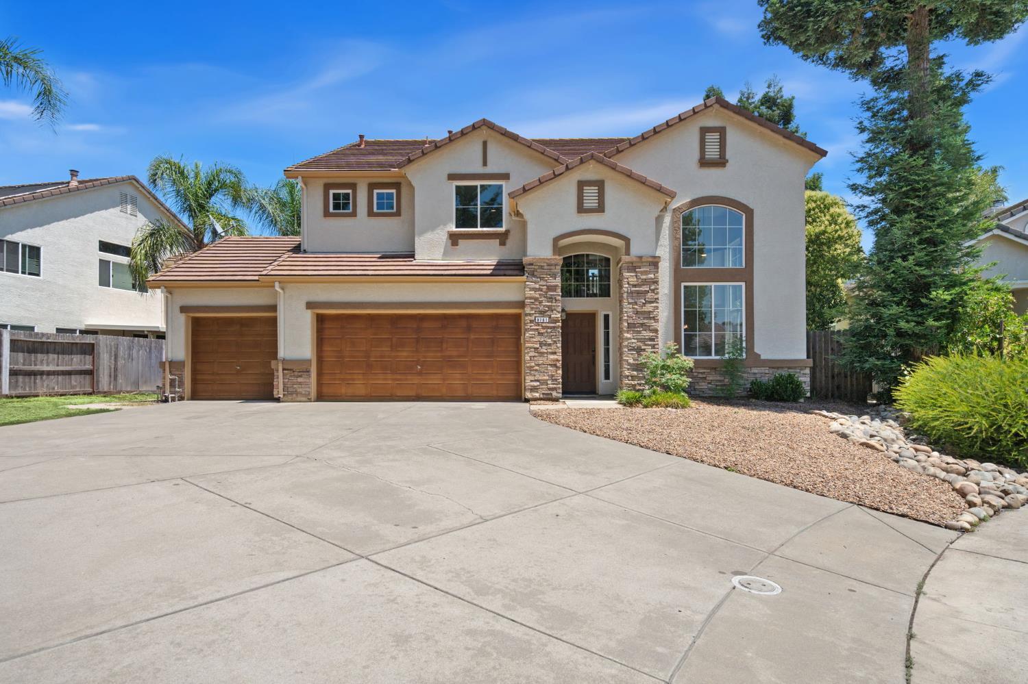 Property Photo: 9761 Orpington Place CA 95624