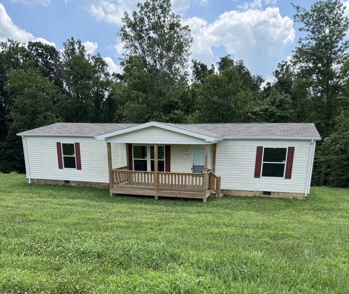 9436 Sunrise Road  Red Boiling Springs TN 37150 photo