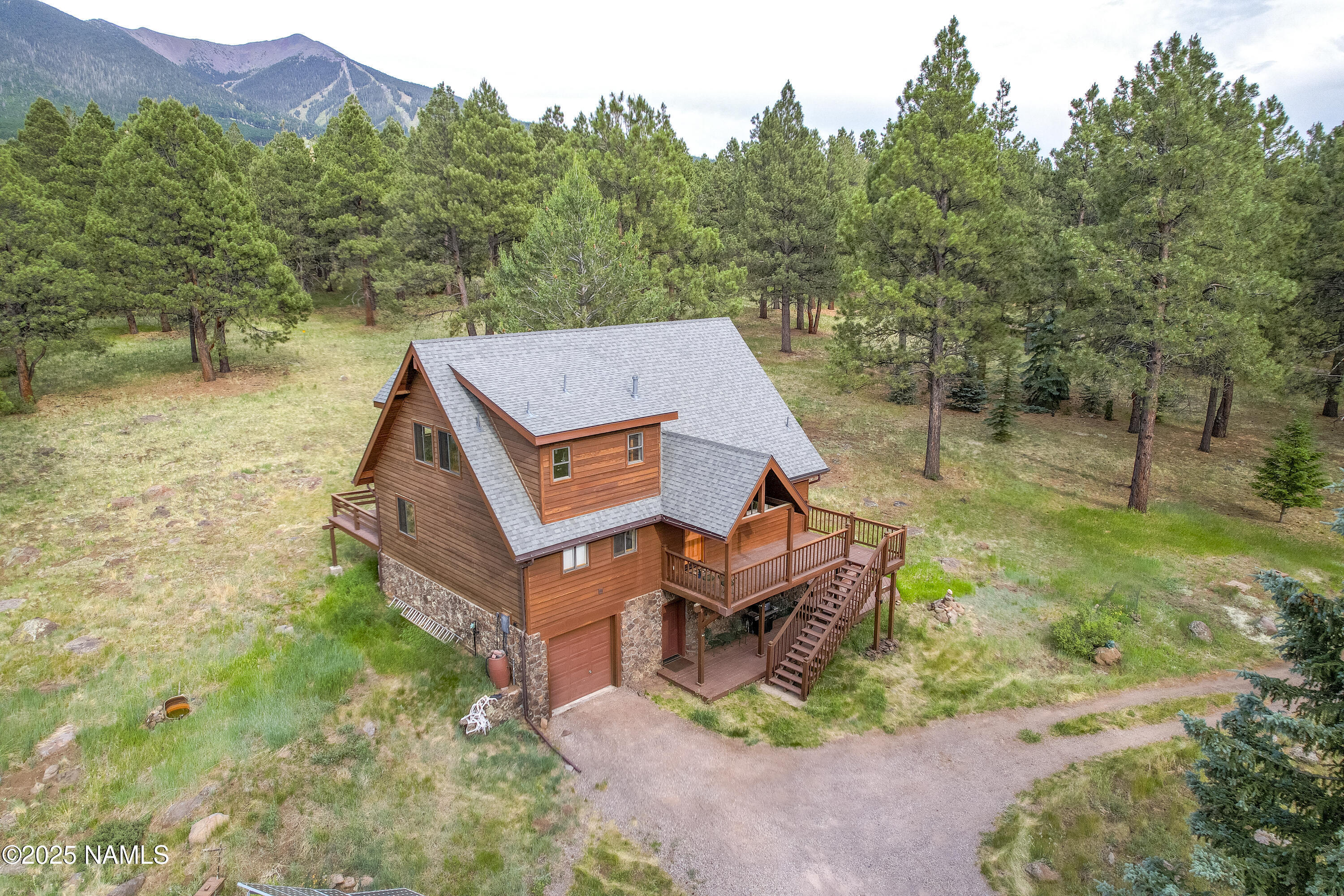 Property Photo: 13821 Alpenglow Road AZ 86001