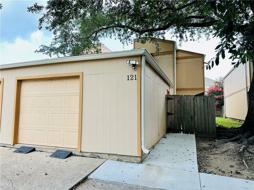 Property Photo: 121 10th Street LA 70124