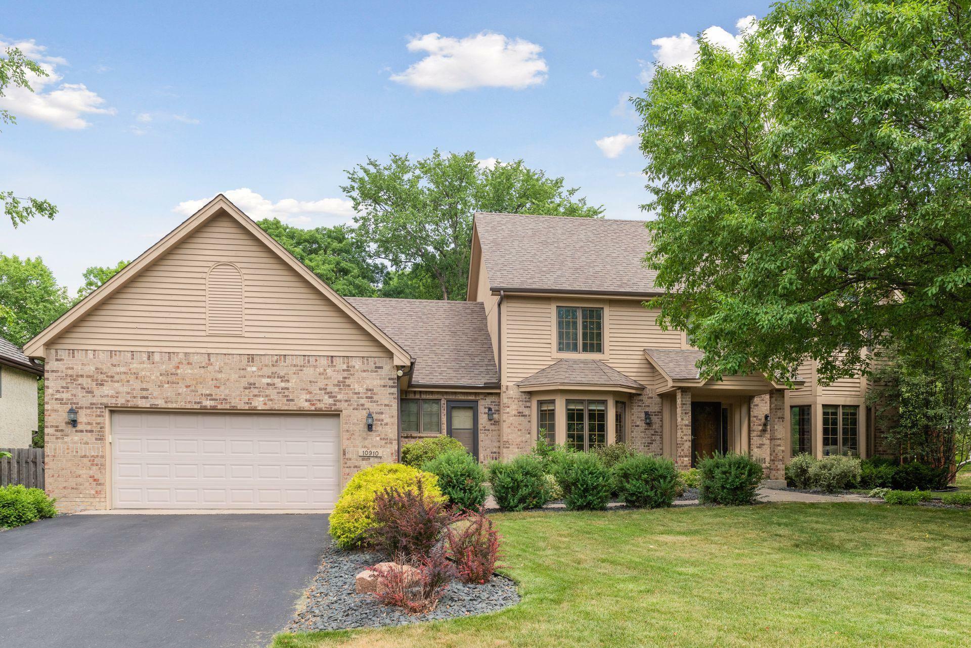Property Photo: 10910 38th Avenue N MN 55441