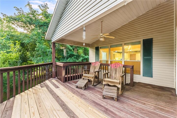 Property Photo:  21 Castleford Drive  AR 72714 