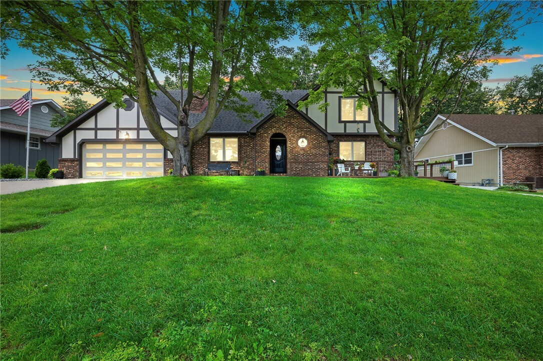 Property Photo: 3502 Hackberry Lane MO 64801