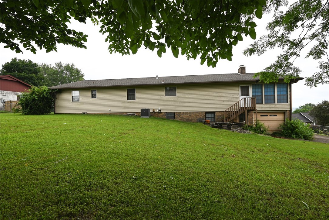 Property Photo: 109 W Watts Street AR 72601