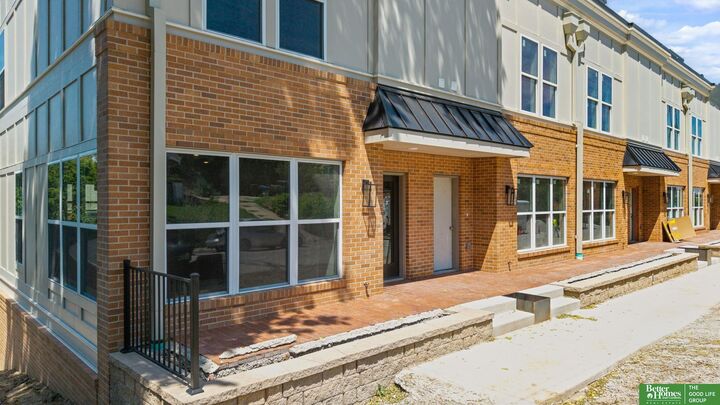 Property Photo:  1016 S 33rd Court  NE 68105 