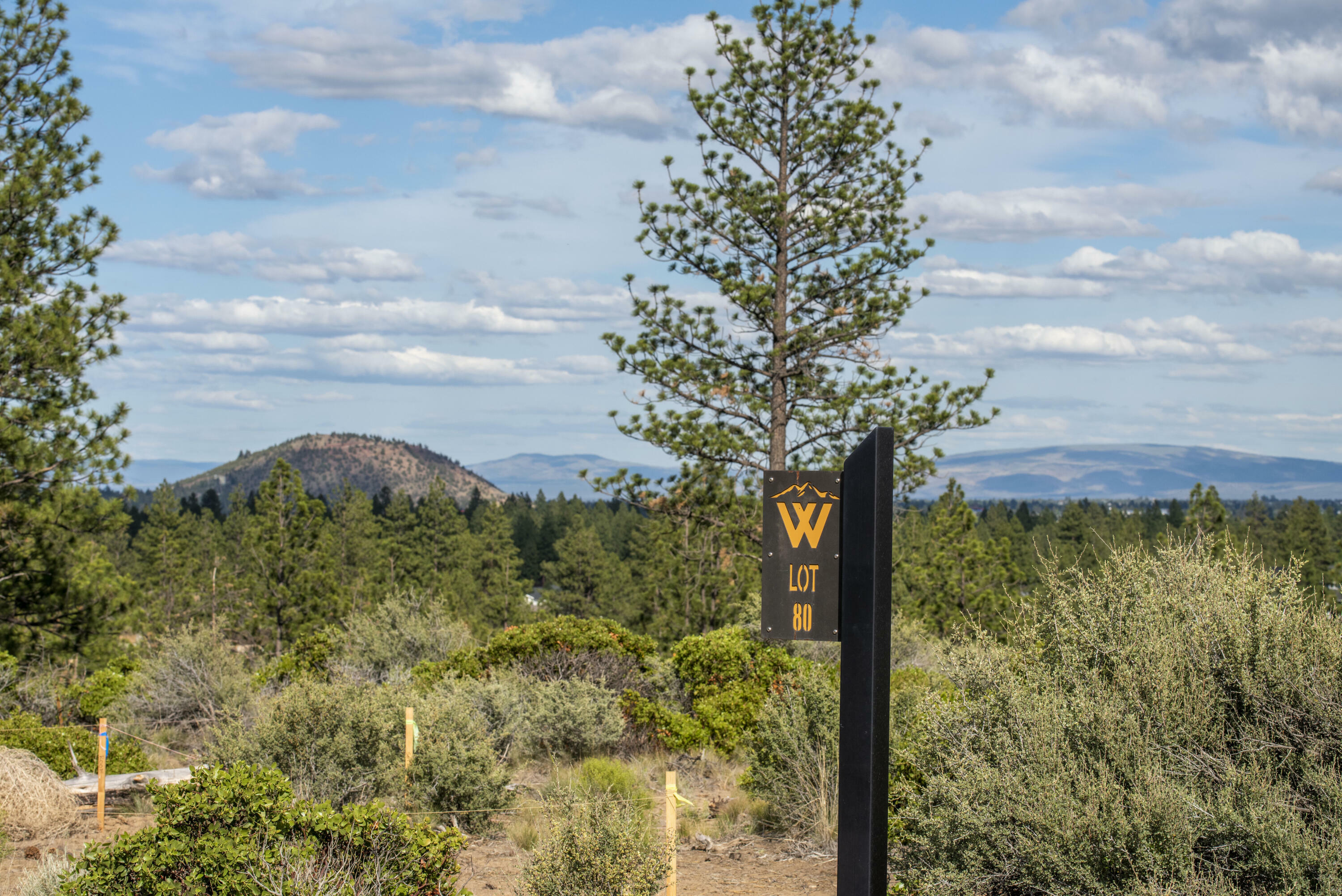 Property Photo: 19121 Horizon View Drive OR 97703