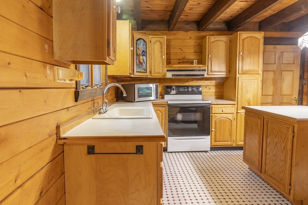 Property Photo: 33 Valley Rd MA 01462