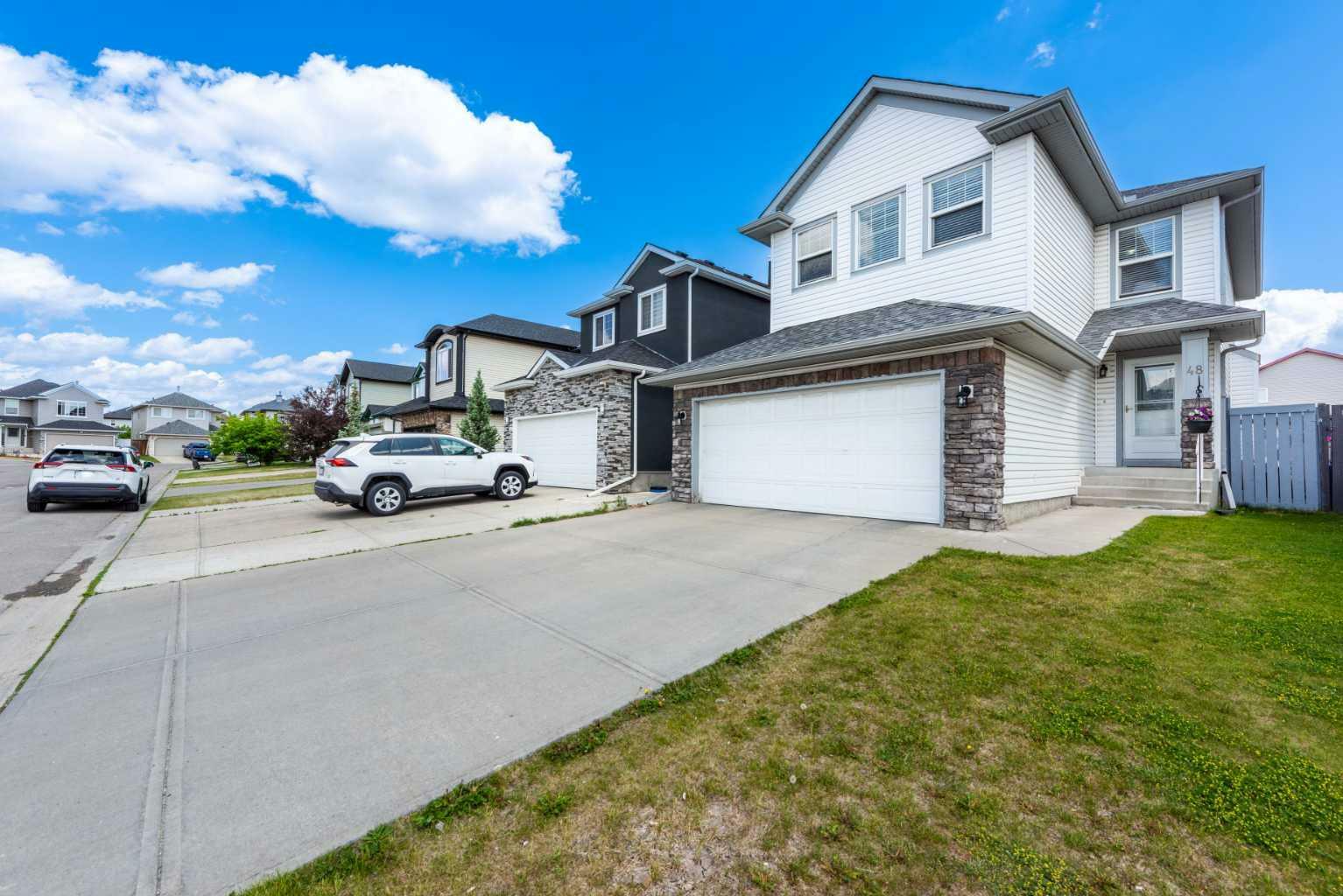 Photo de la propriété: 48 Saddlehorn Crescent NE AB T3J 4M3