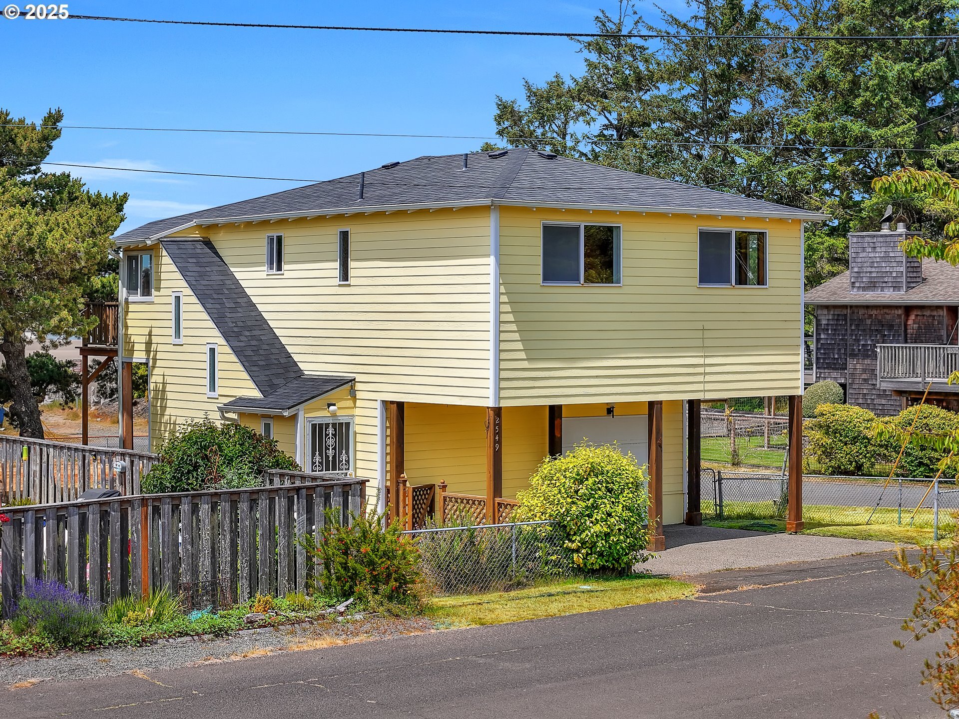 Property Photo:  2549 Neawanna St  OR 97138 