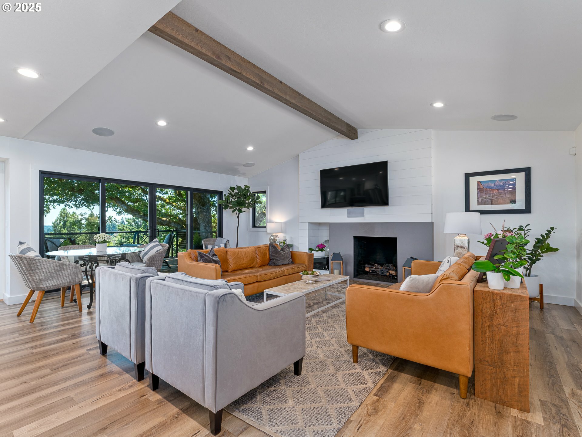 Property Photo: 4000 Ridge Ln OR 97068