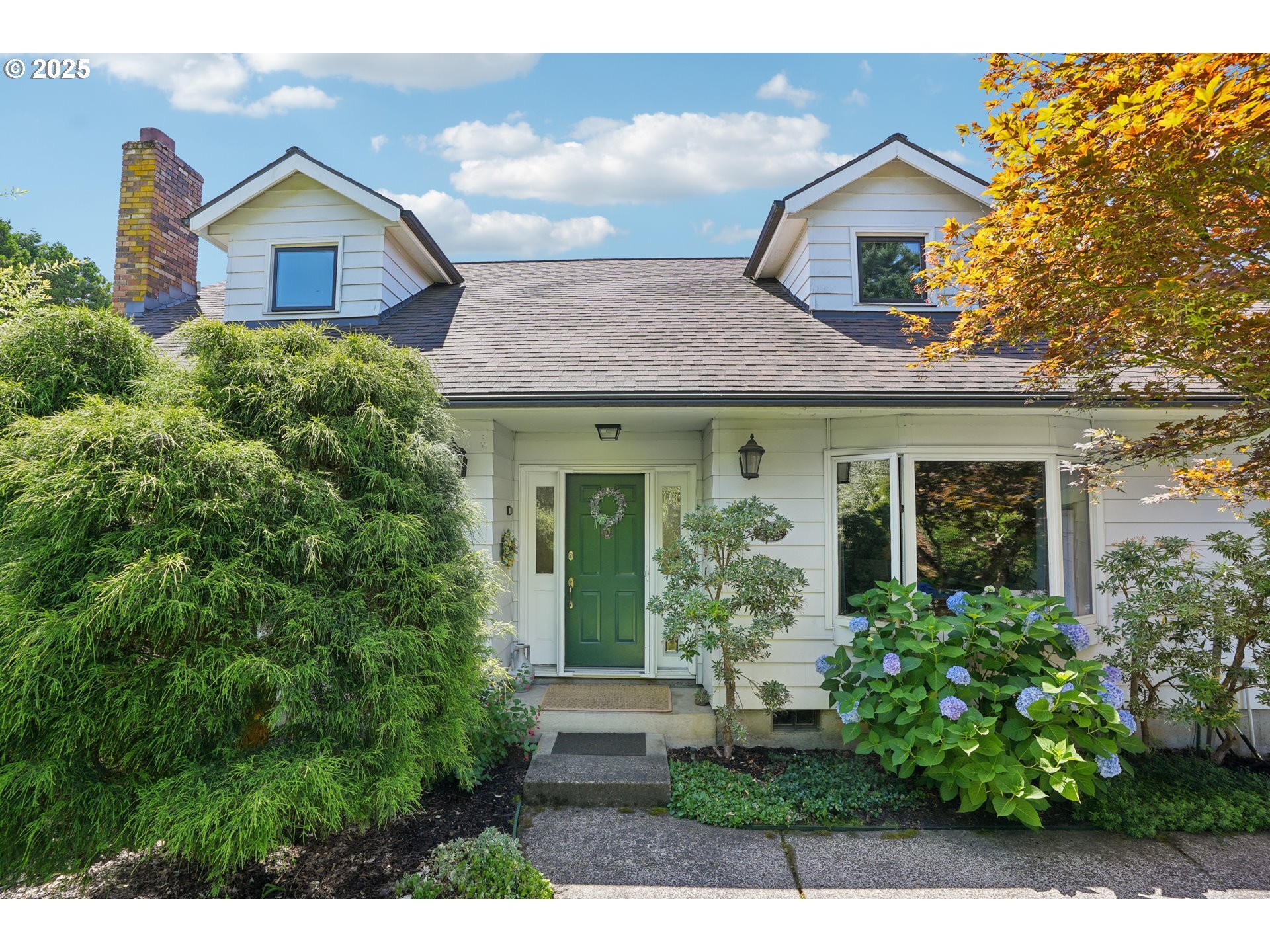 Property Photo: 7250 SE Michael Dr OR 97222