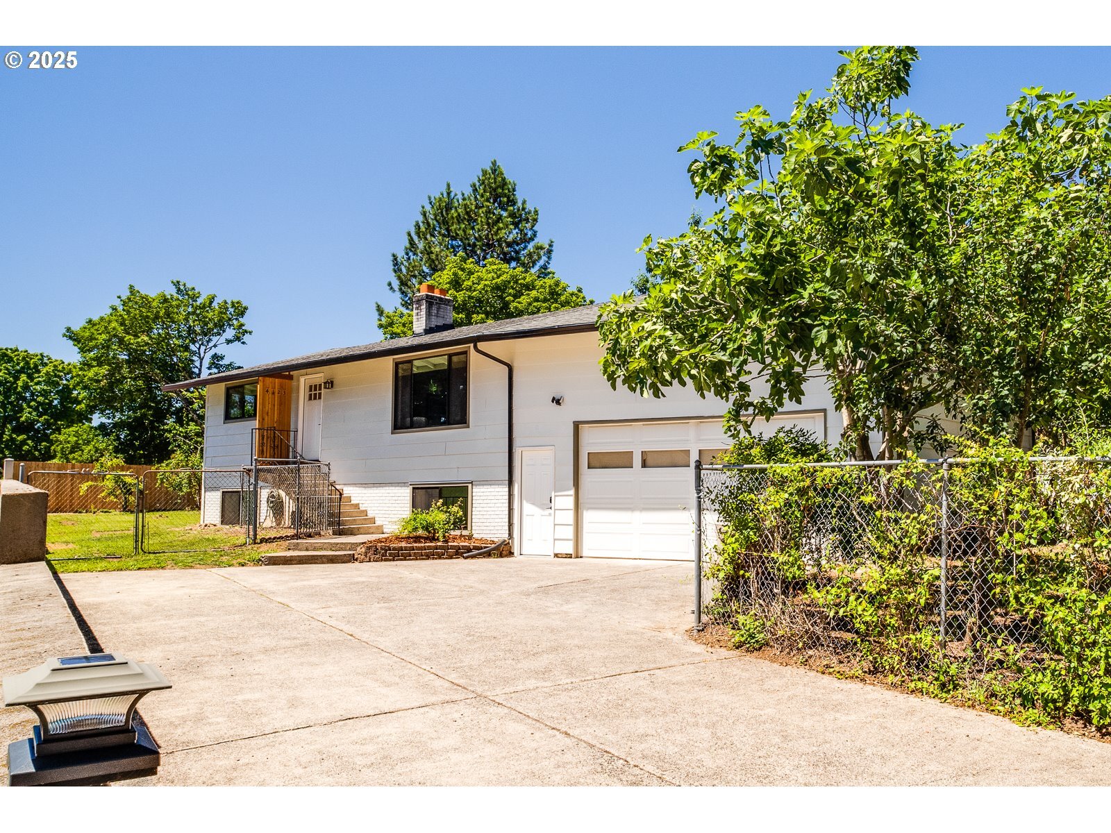 Property Photo: 4123 SE 136th Ave OR 97236