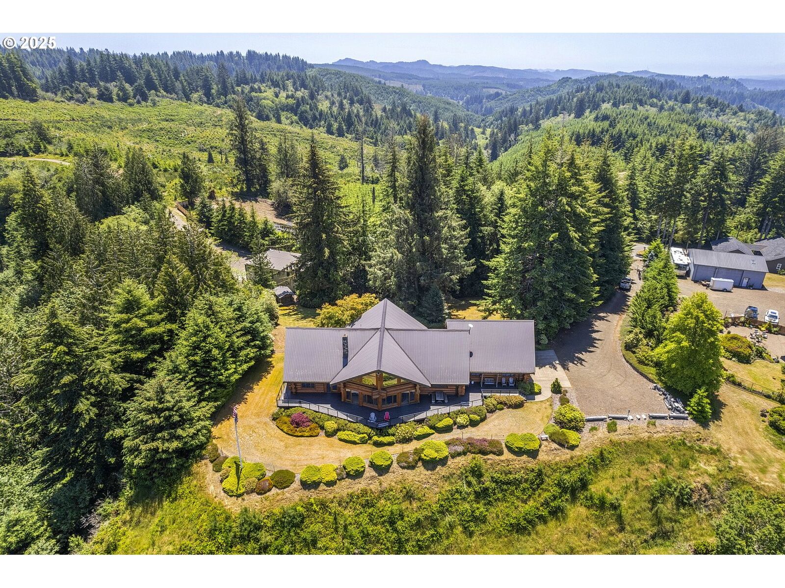 Property Photo: 6154 View Rd OR 97439