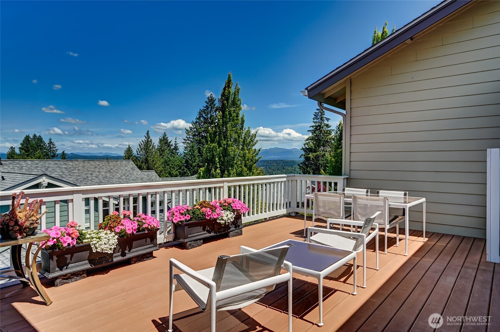 Property Photo: 12412 243rd Terrace NE WA 98053