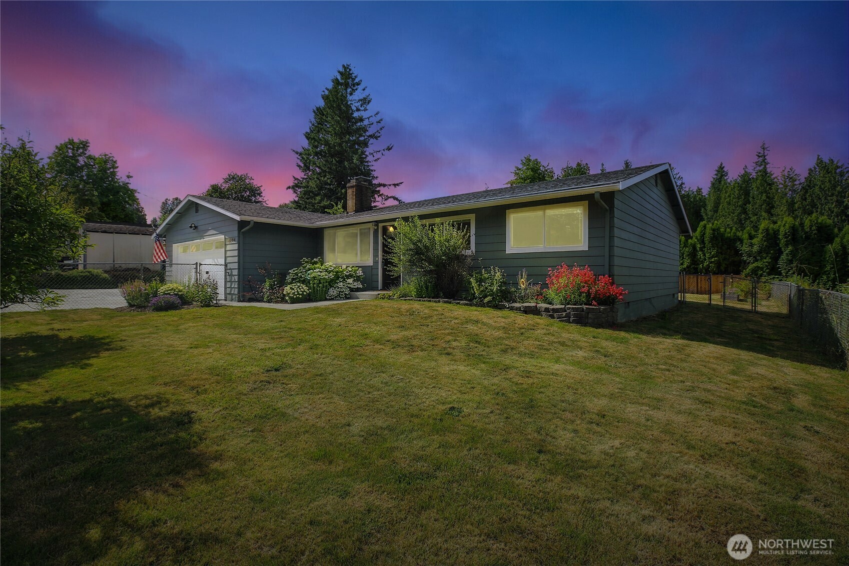 Property Photo: 18844 SE 214th Street WA 98058