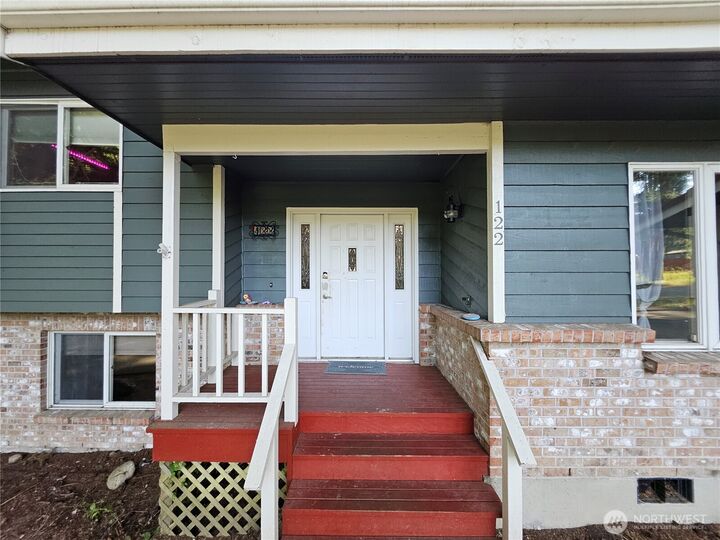 Property Photo:  122  Fireweed Street  WA 98366