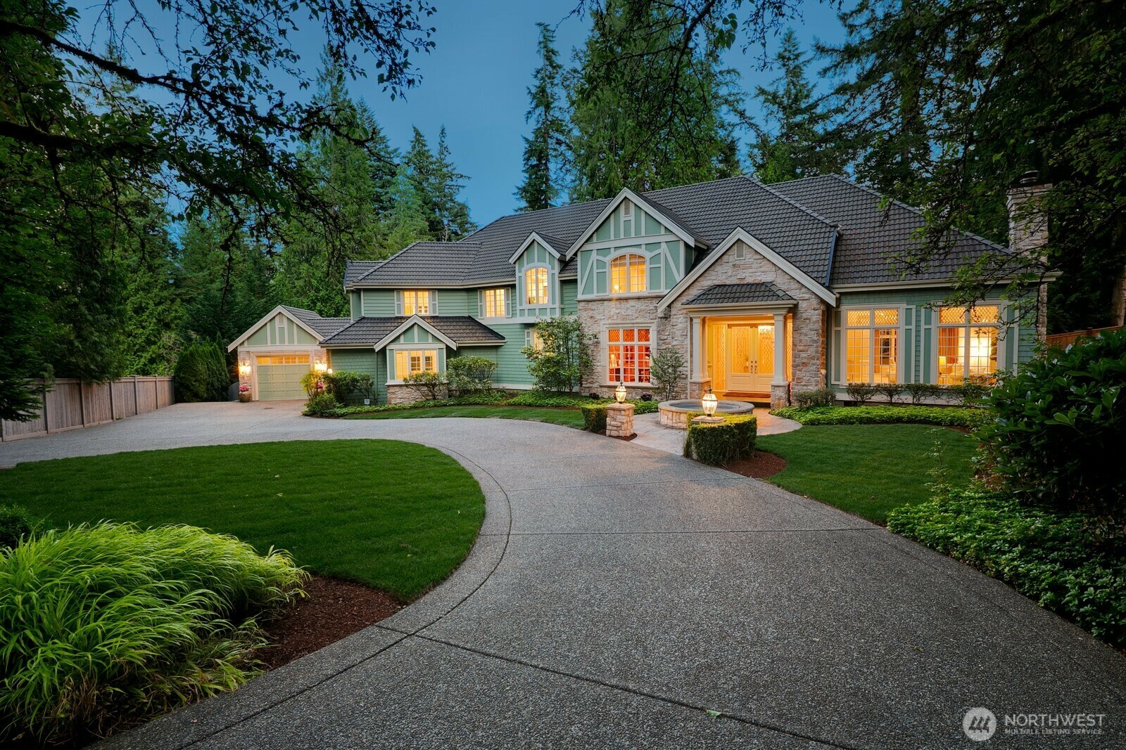 Property Photo: 13695 NE 32nd Place WA 98005