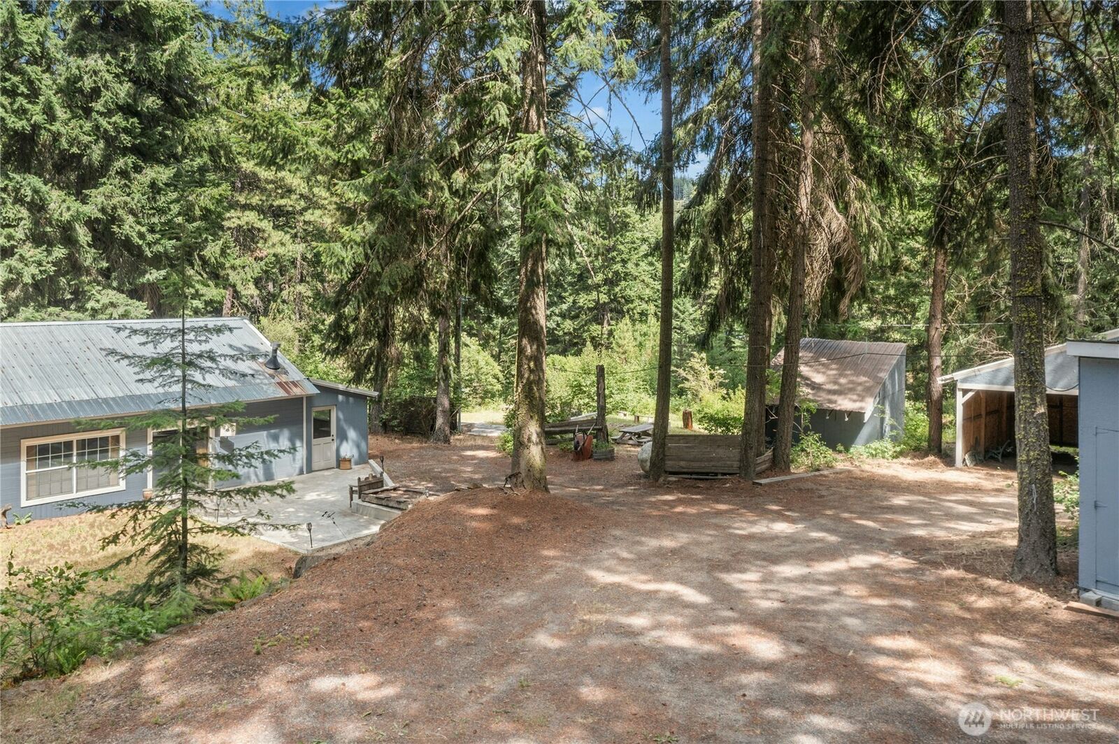 Property Photo: 1810 Casassa Road WA 98922