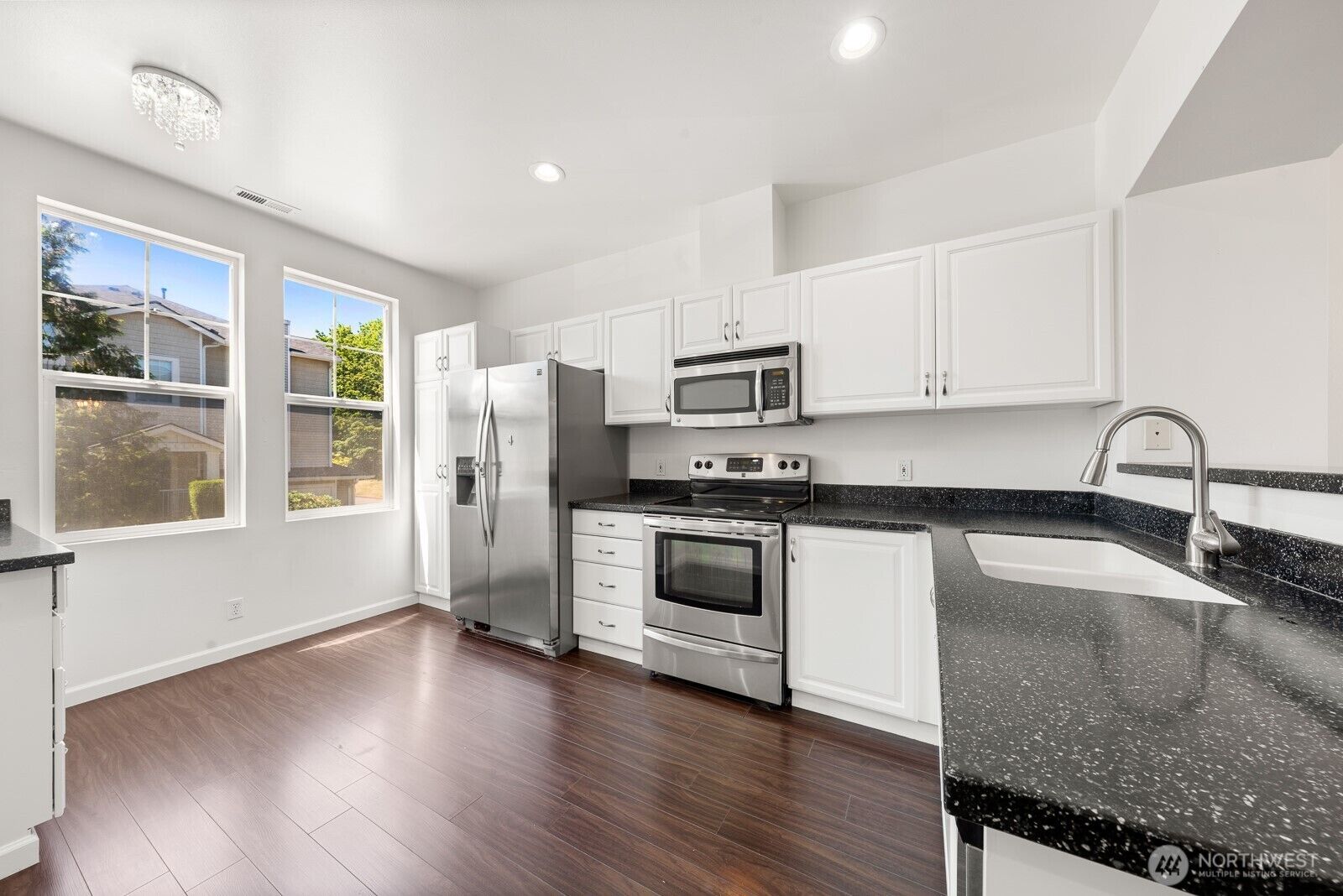 Property Photo: 23218 62nd Avenue S 21-4 WA 98032