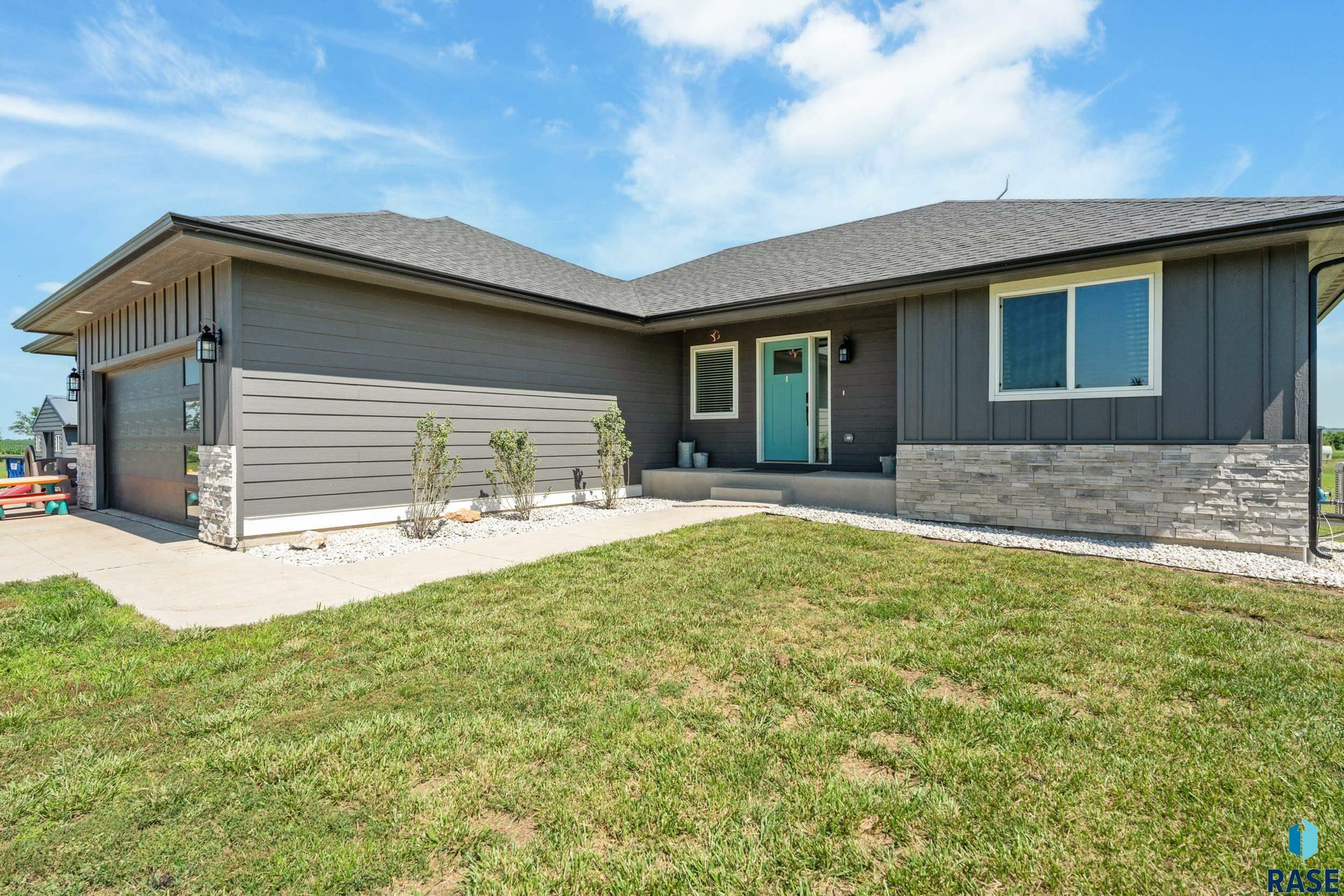 Property Photo: 47505 284th St SD 57013