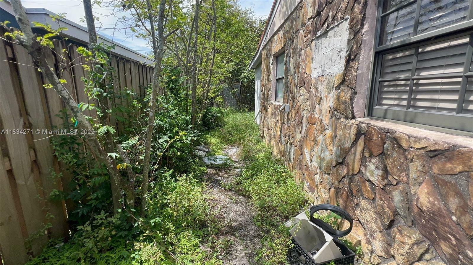 Property Photo: 7080 Hope St FL 33024