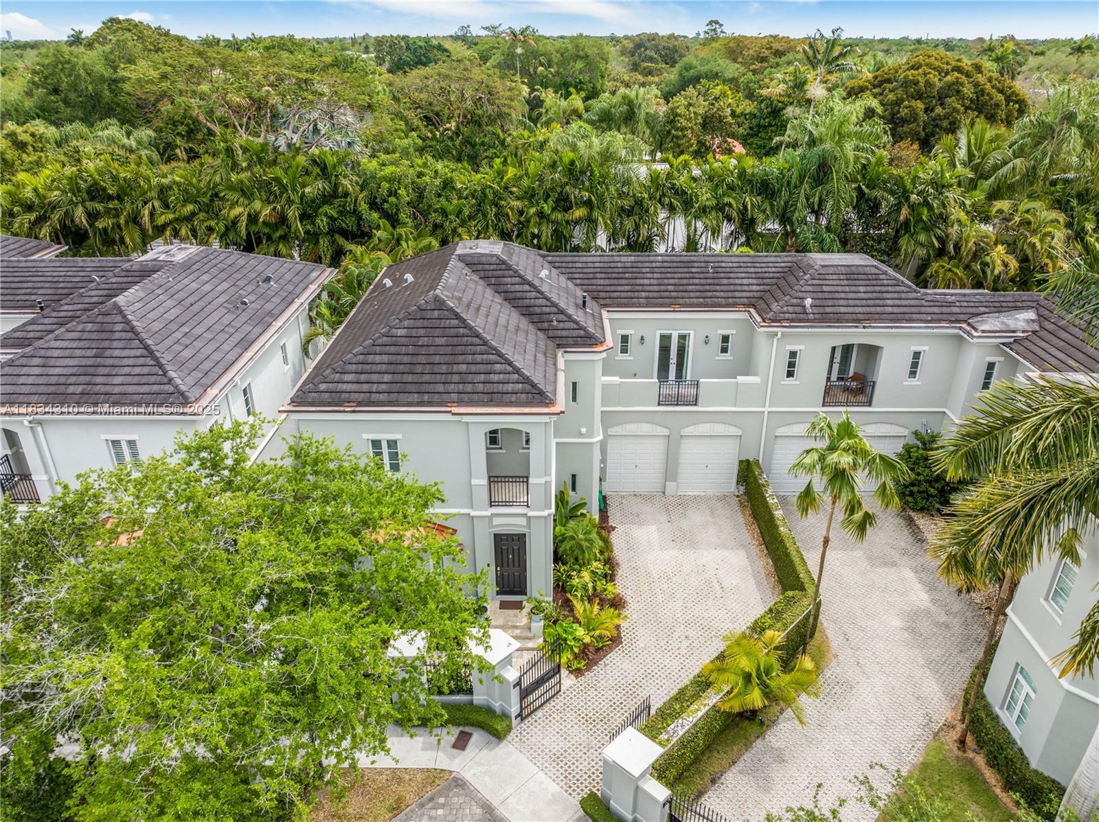 Property Photo: 10155 SW 75th Pl FL 33156