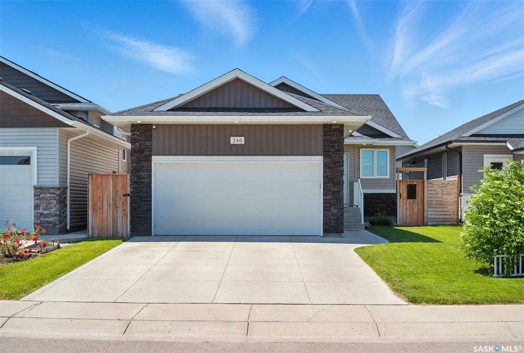 Property Photo: 246 Hassard Close SK S7L 4Z7