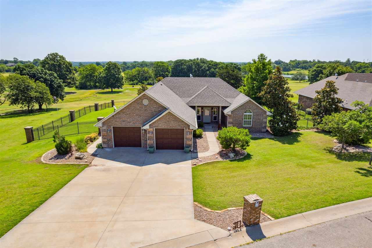 Property Photo: 917 Country Club Drive OK 74023