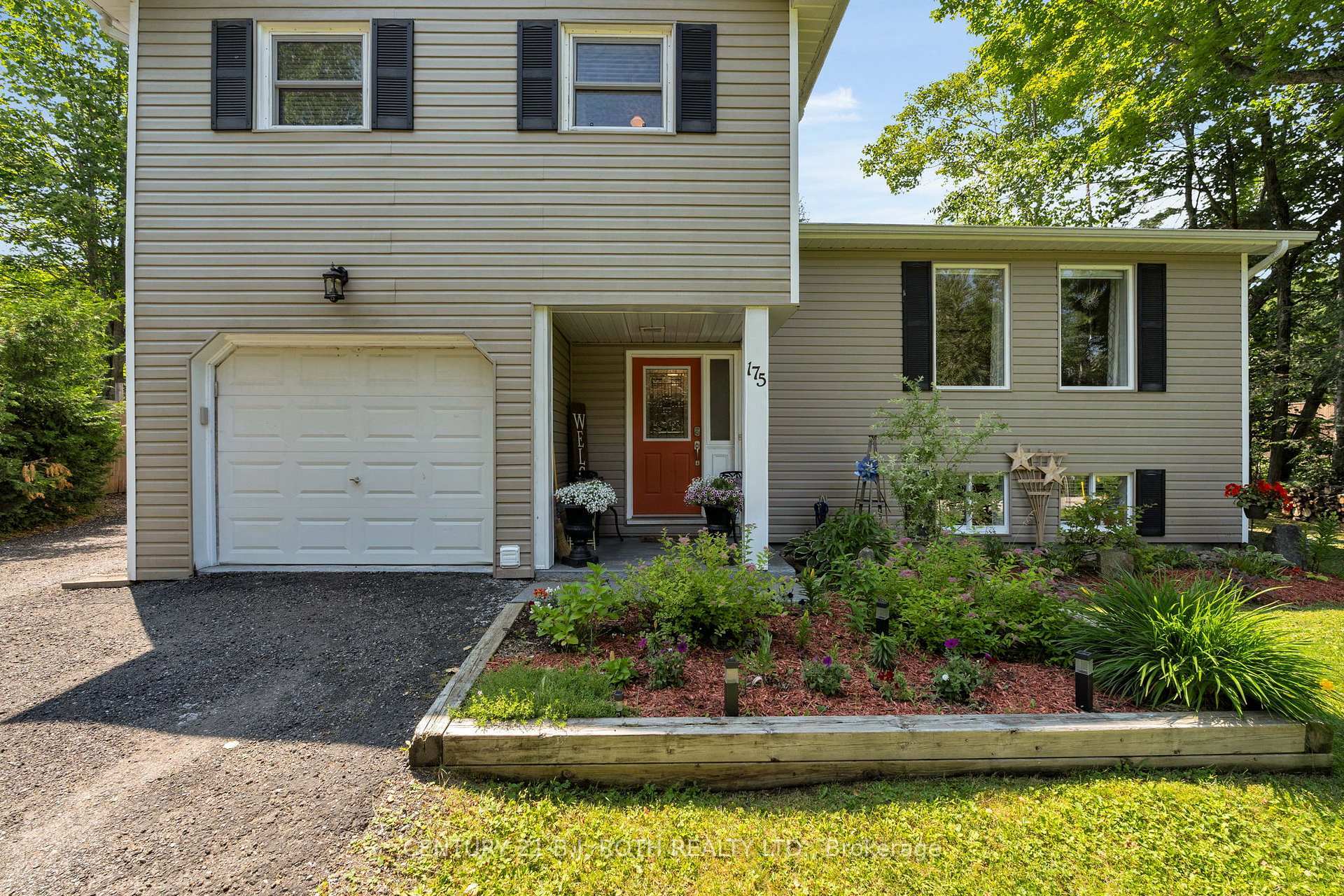 Photo de la propriété: 175 Segwun Boulevard ON P1P 1C5