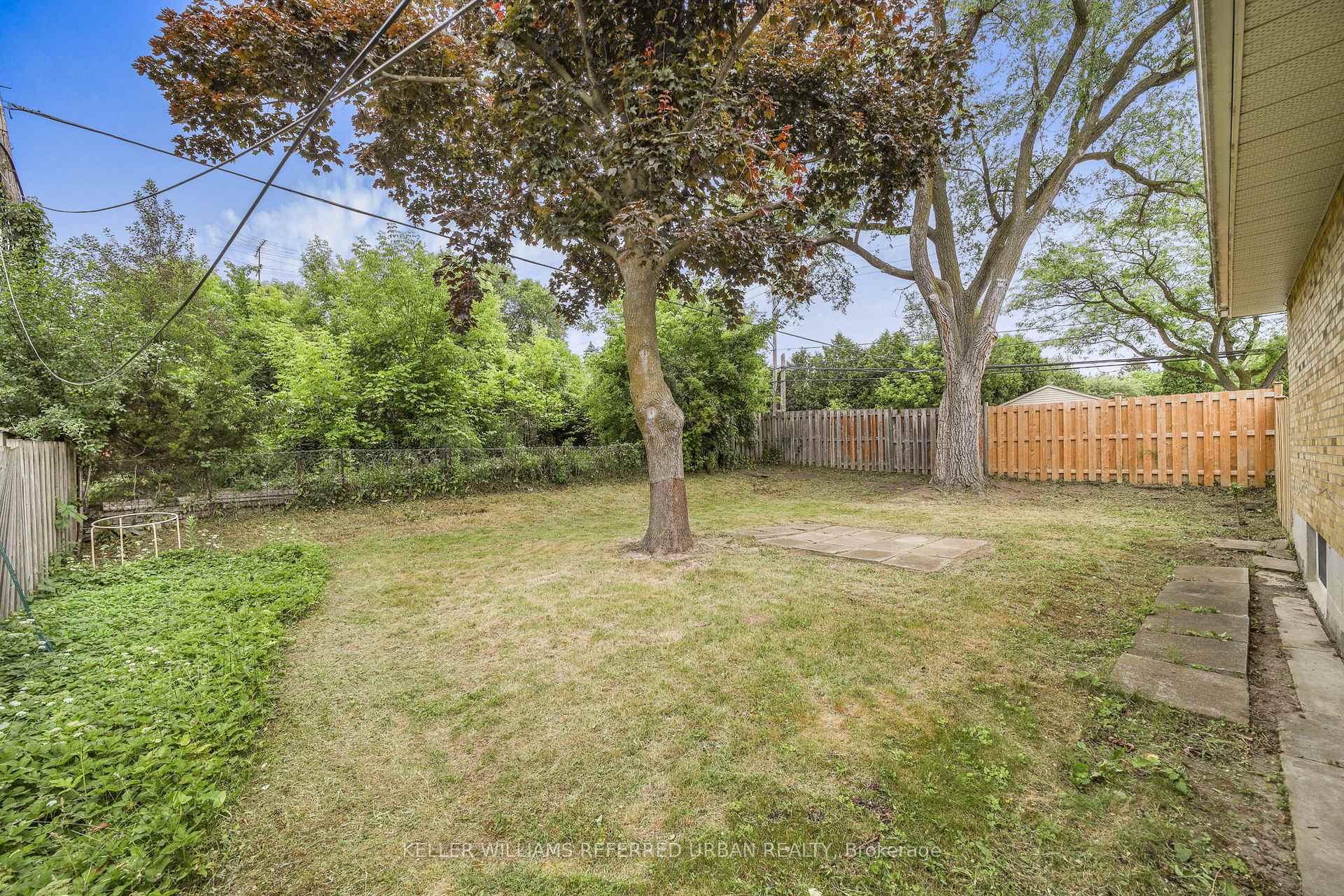 Property Photo: 182 Park Home Avenue ON M2R 1A2