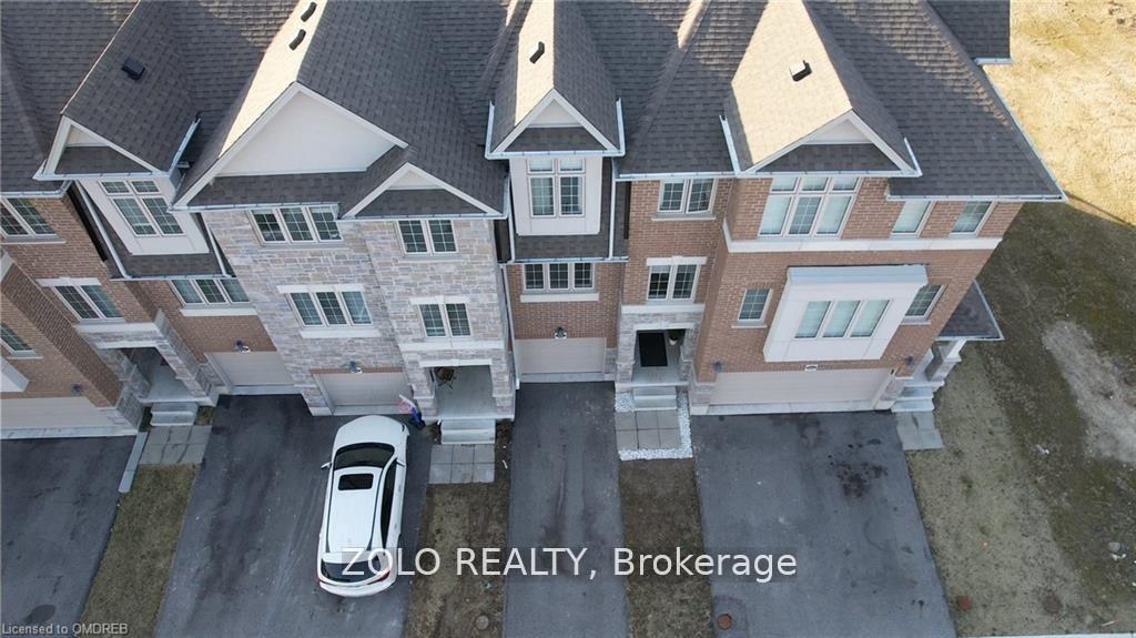 Property Photo: 106 Monarch Woods Drive ON N2P 0K3