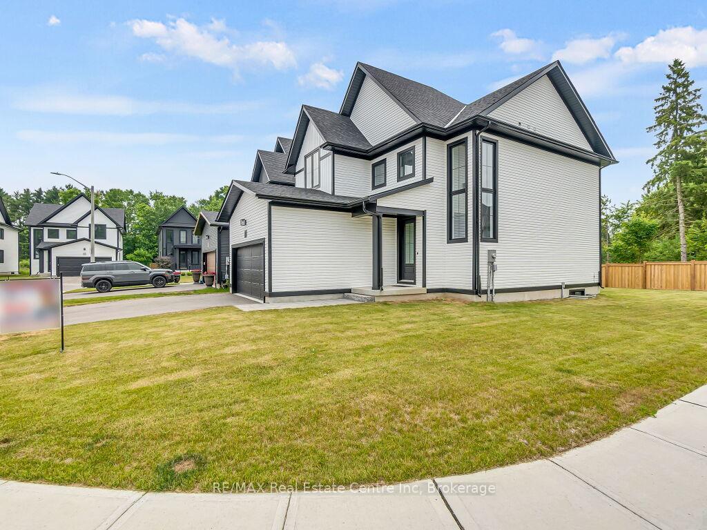Property Photo: 297 Whiting Street 9 ON N5C 0E6