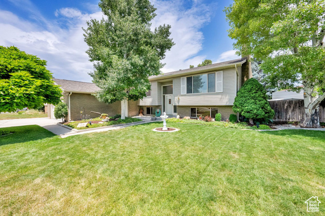 Property Photo: 1407 E 6710 S UT 84121
