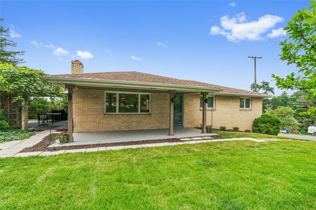 Property Photo: 300 Jacks Run Rd PA 15202