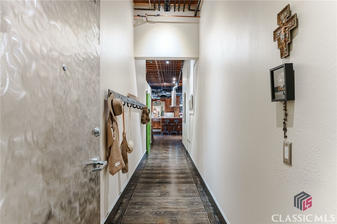 Property Photo: 585 White Circle 406 GA 30605