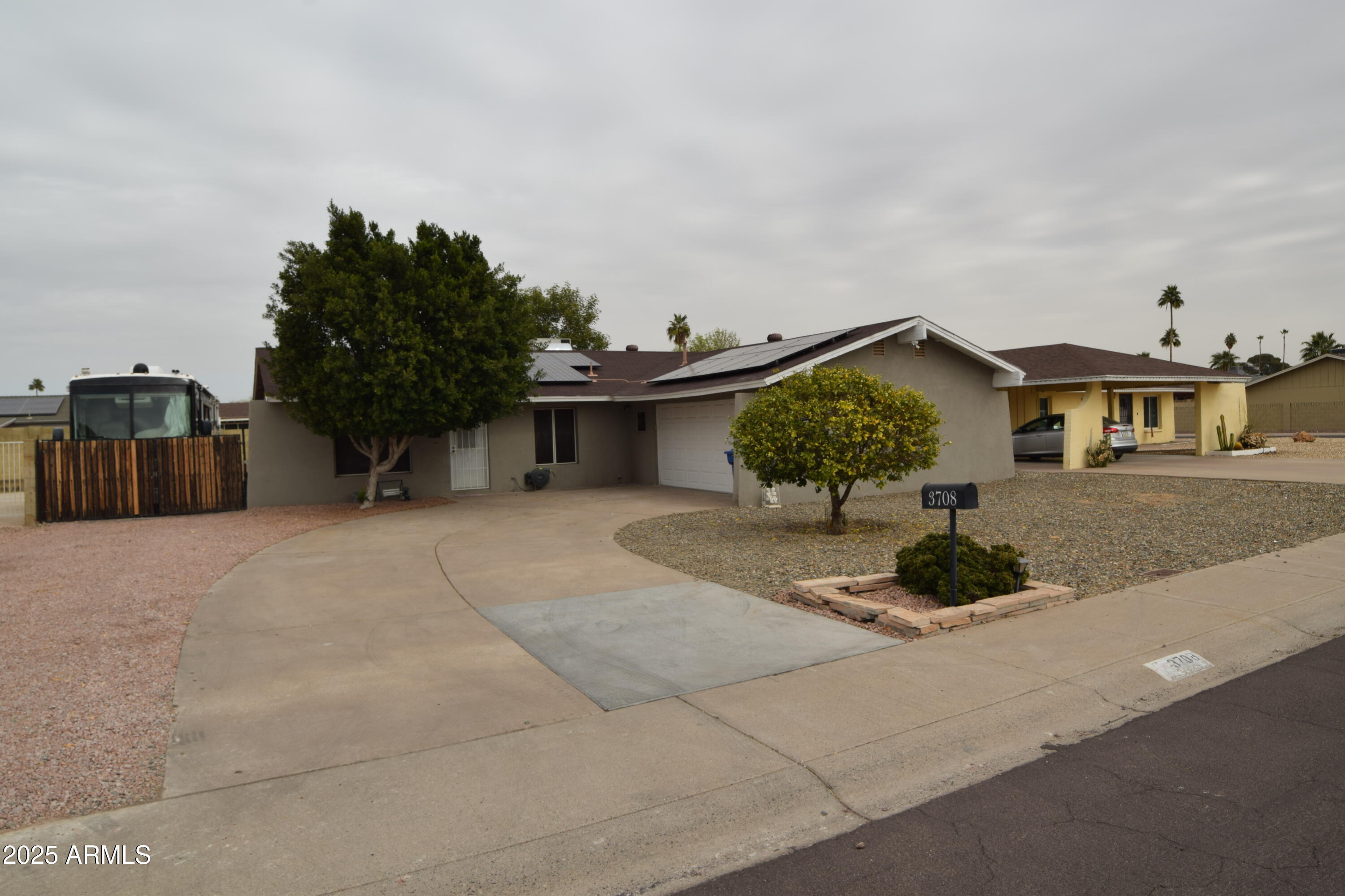 3708 W Redfield Road  Phoenix AZ 85053 photo