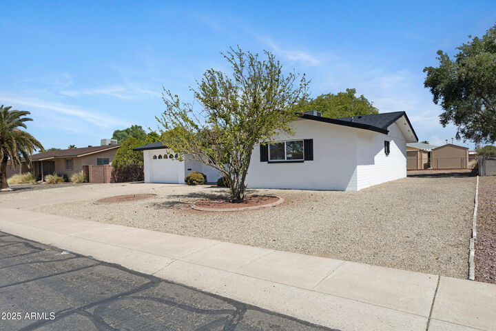 Property Photo: 5828 E Dallas Street AZ 85205