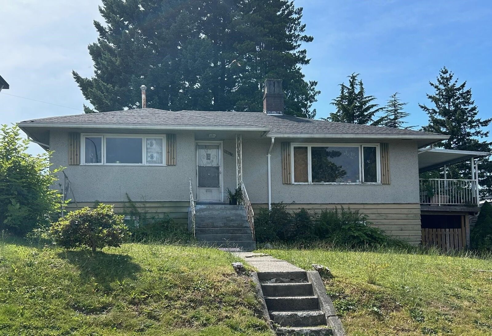 Property Photo: 5017 Pioneer Avenue BC V5G 3J5