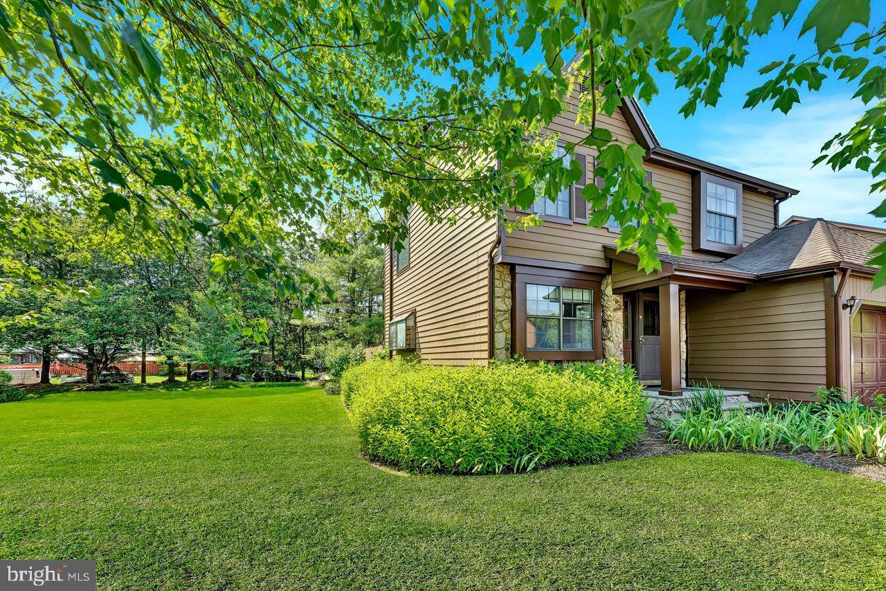 Property Photo: 11 Easton Ct NJ 08648