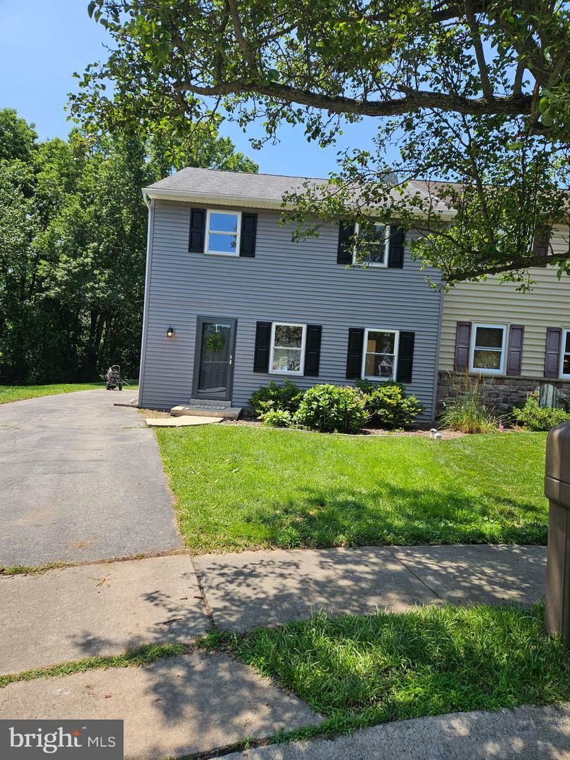 Property Photo: 454 Coreopsis Drive PA 17602
