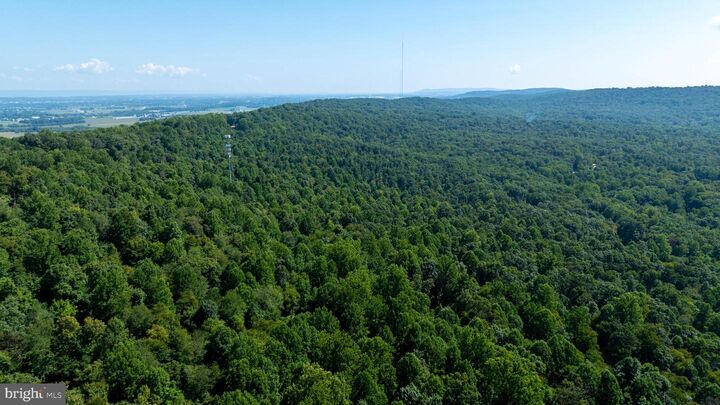 Property Photo:  865 Mine Rd  PA 17042 
