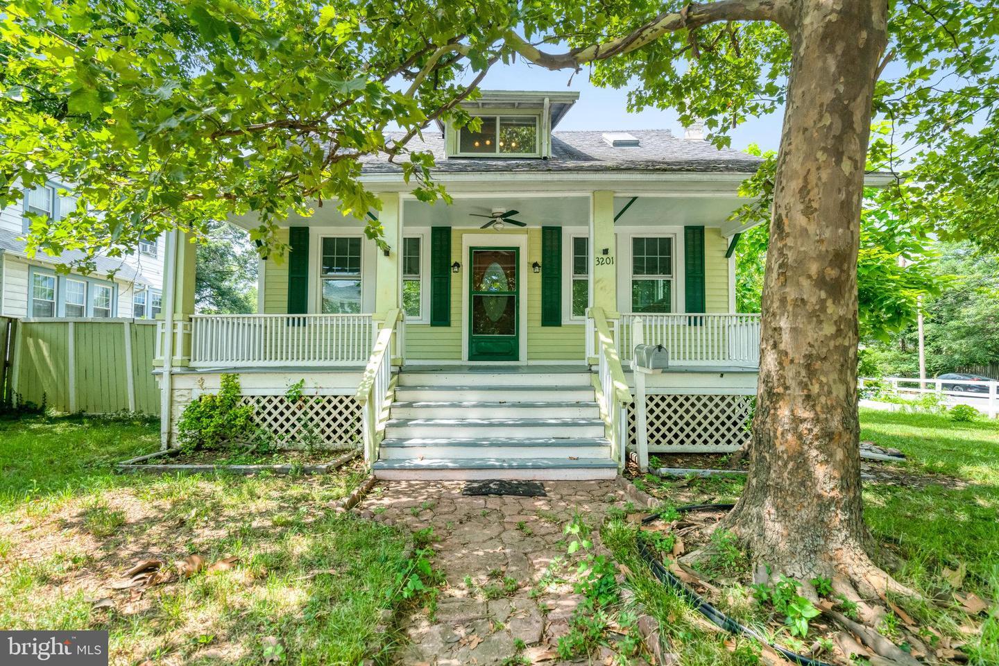 Property Photo: 3201 N Pershing Drive VA 22201