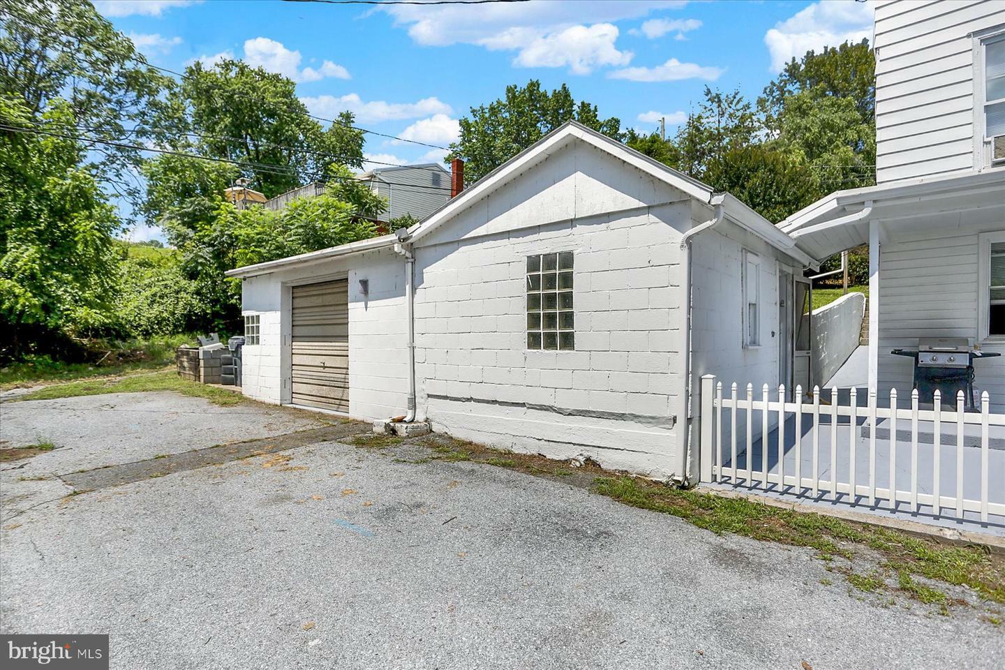 Property Photo: 803 S 5th Street PA 17113