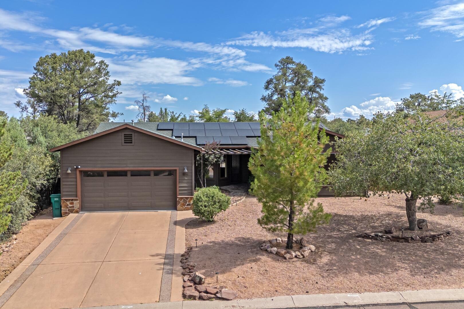 Property Photo: 906 E Wade Circle AZ 85541