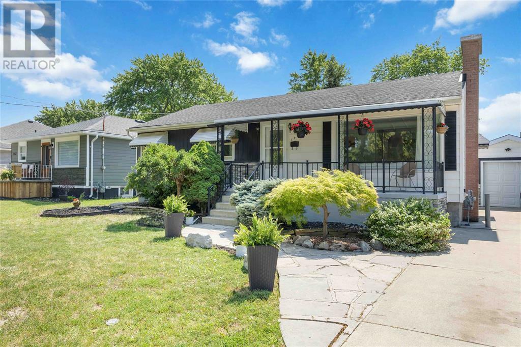 Property Photo:  147 Lansdowne Avenue North  ON N7S 2P4 