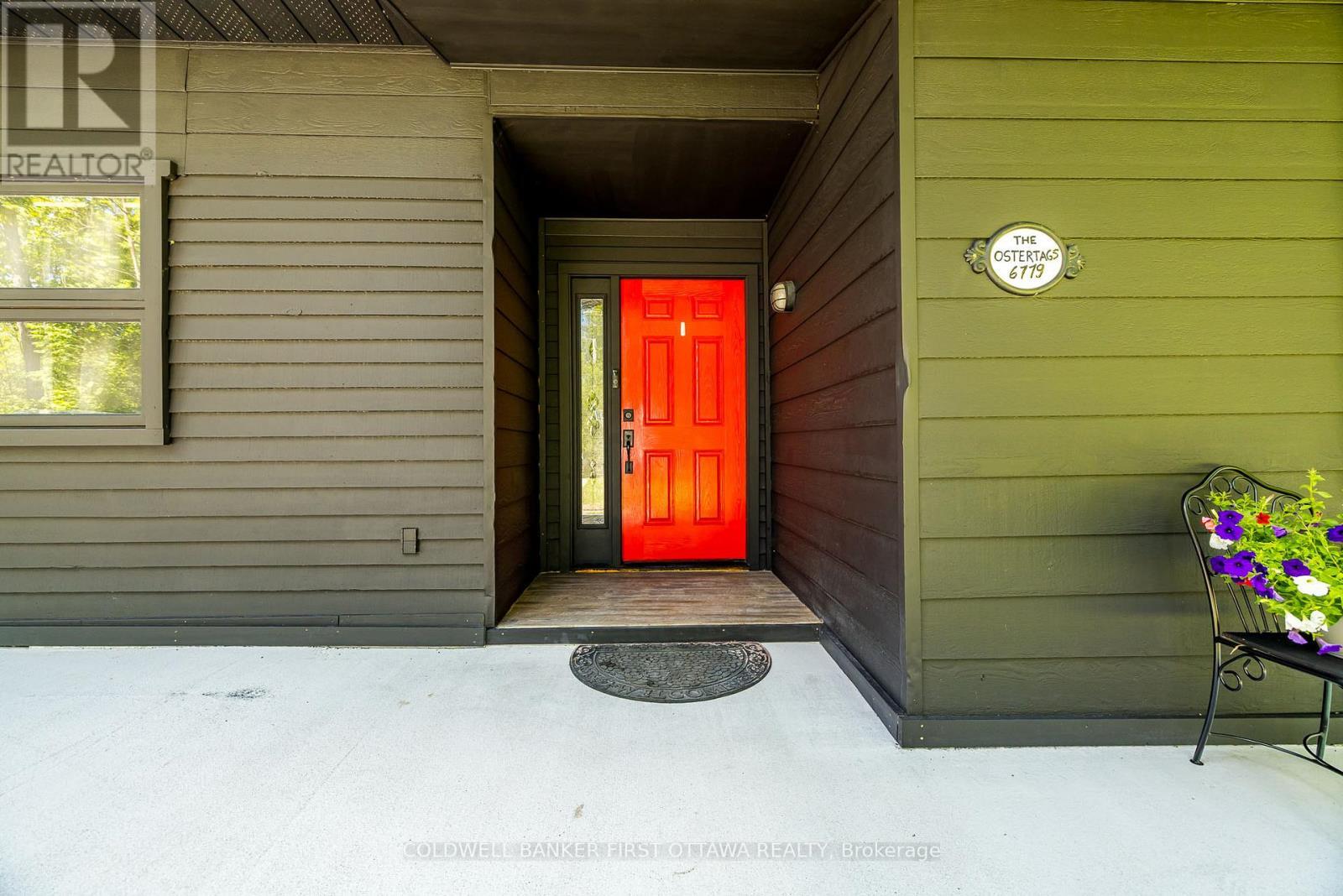 Property Photo: 6779 Roger Stevens Drive ON K7A 4S6