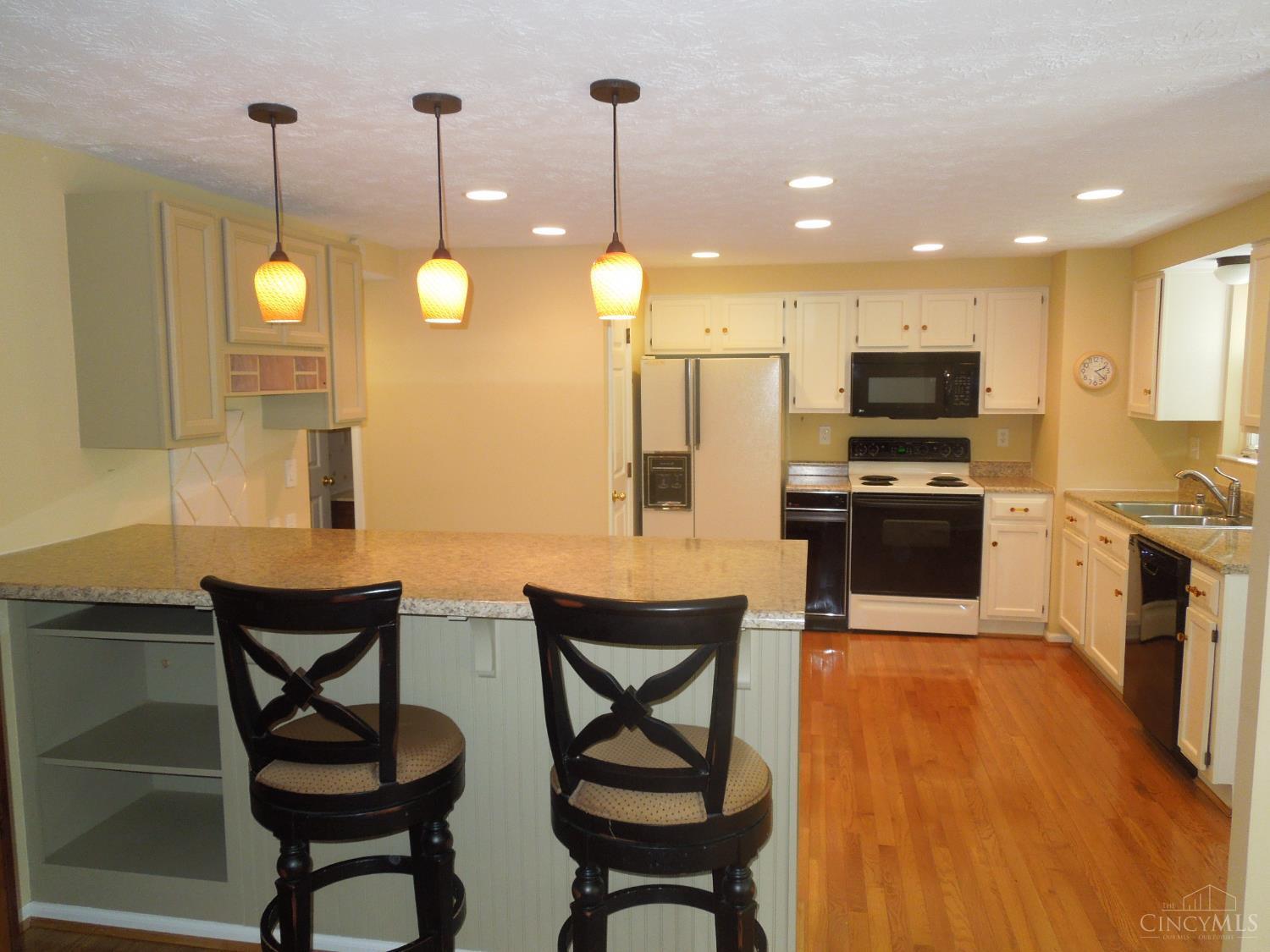 Property Photo:  10817 Lakehurst Court  OH 45242 